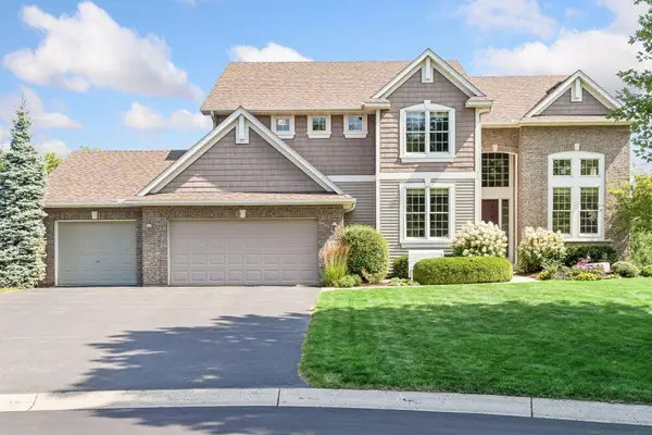 7569 Ridgeview Point, Chanhassen, MN 55317
