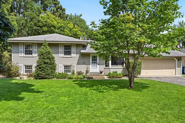 10925 Russell Avenue S, Bloomington, MN 55431