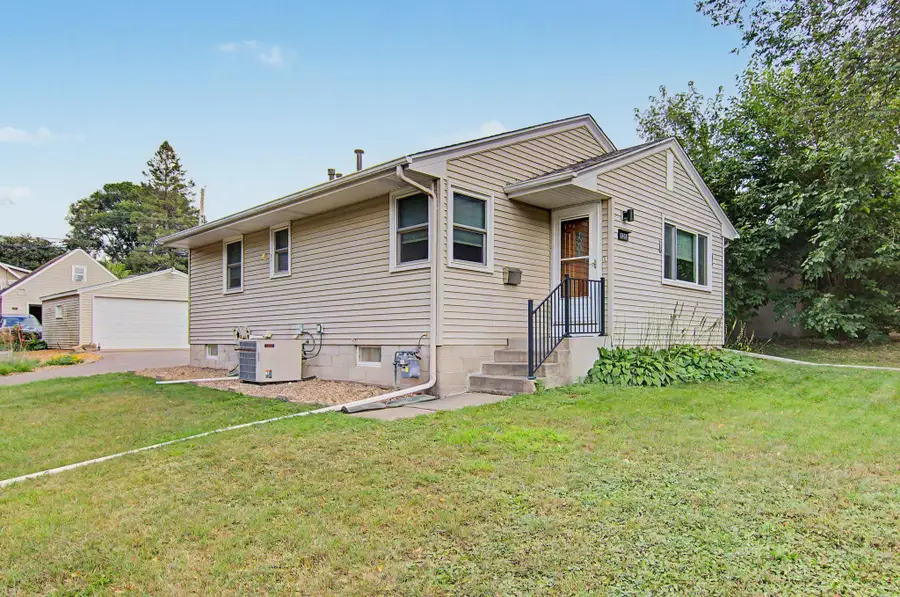 3456 Lee Avenue N, Crystal, MN 55422 - #2