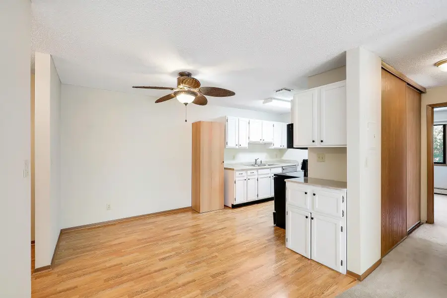 4 Pine Tree Drive #320, Arden Hills, MN 55112 - #3