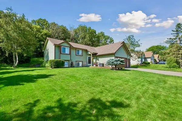 626 Hillside Drive, Eagan, MN 55121