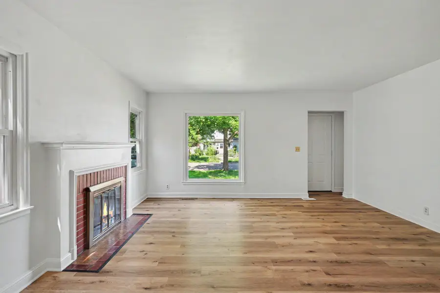 3830 Zenith Avenue N, Robbinsdale, MN 55422 - #3