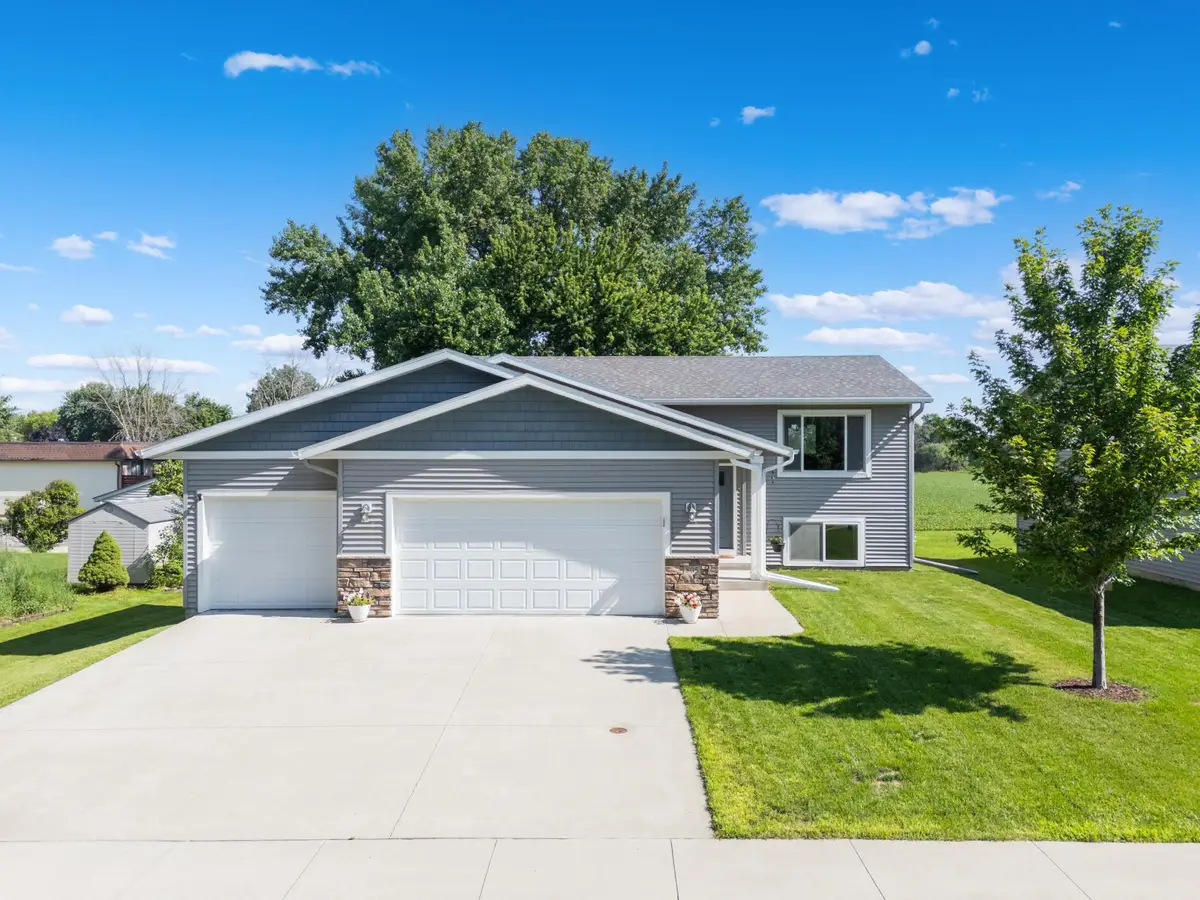 805 6th Street Ne, Stewartville, MN 55976 - #1