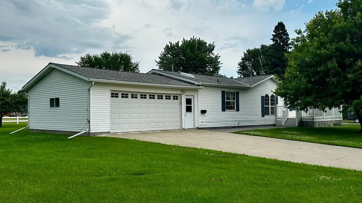 800 Montana Avenue, Benson, MN 56215 - #1