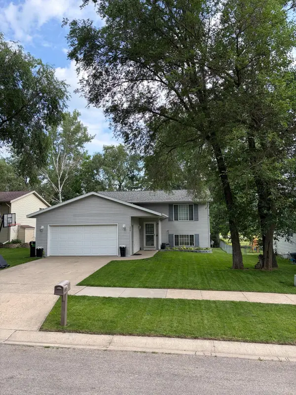 3838 Strathmore Lane Se, Rochester, MN 55904
