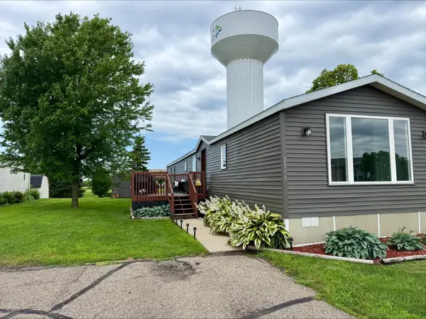 2111 Excalibur Road, North Mankato, MN 56003