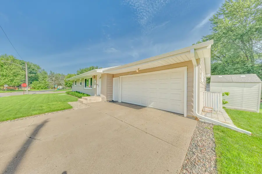 7840 Winsdale Street N, Golden Valley, MN 55427 - #2