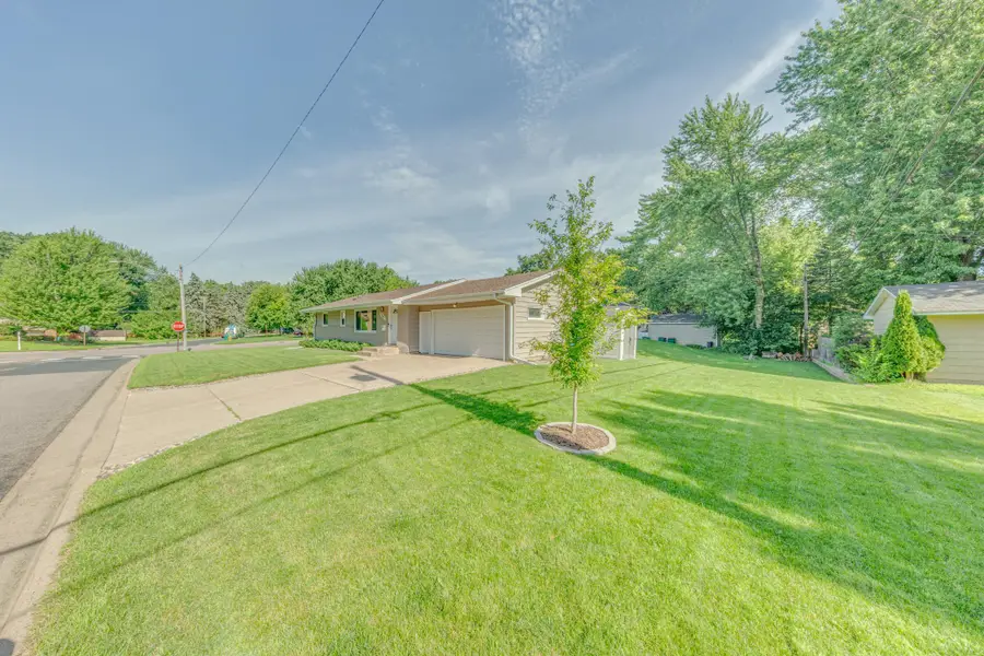7840 Winsdale Street N, Golden Valley, MN 55427 - #3