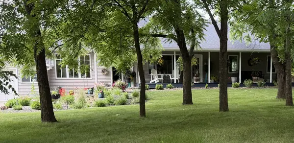 12480 212th Avenue Ne, New London, MN 56273
