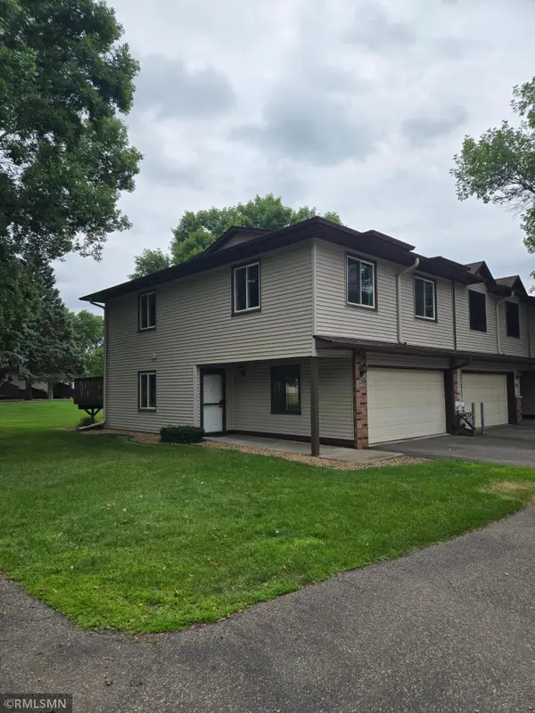 8824 N Maplebrook Court, Brooklyn Park, MN 55445