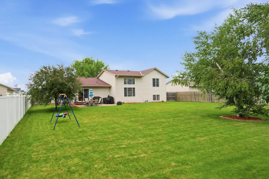 717 Heritage Lane, Belle Plaine, MN 56011 - #3