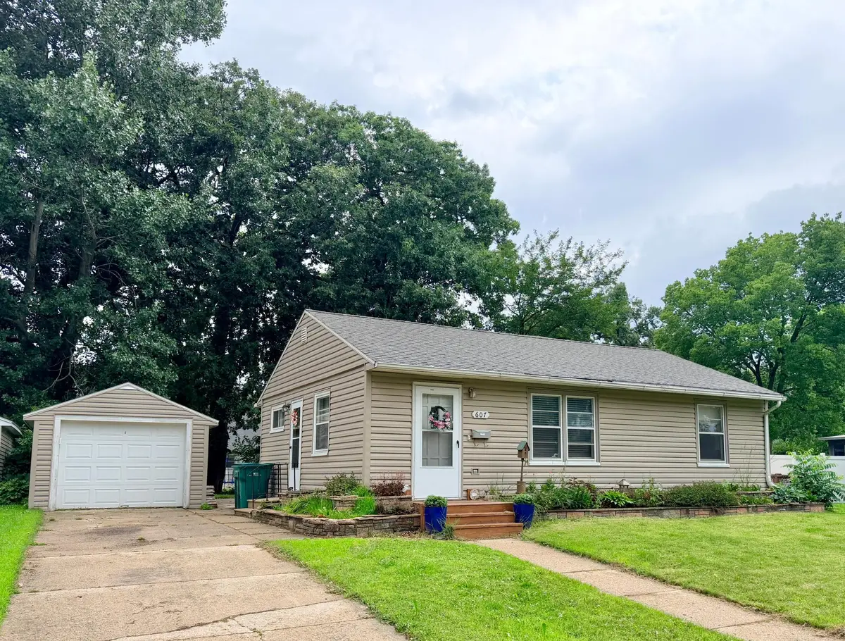 607 Edgewood Avenue, Albert Lea, MN 56007 - #1