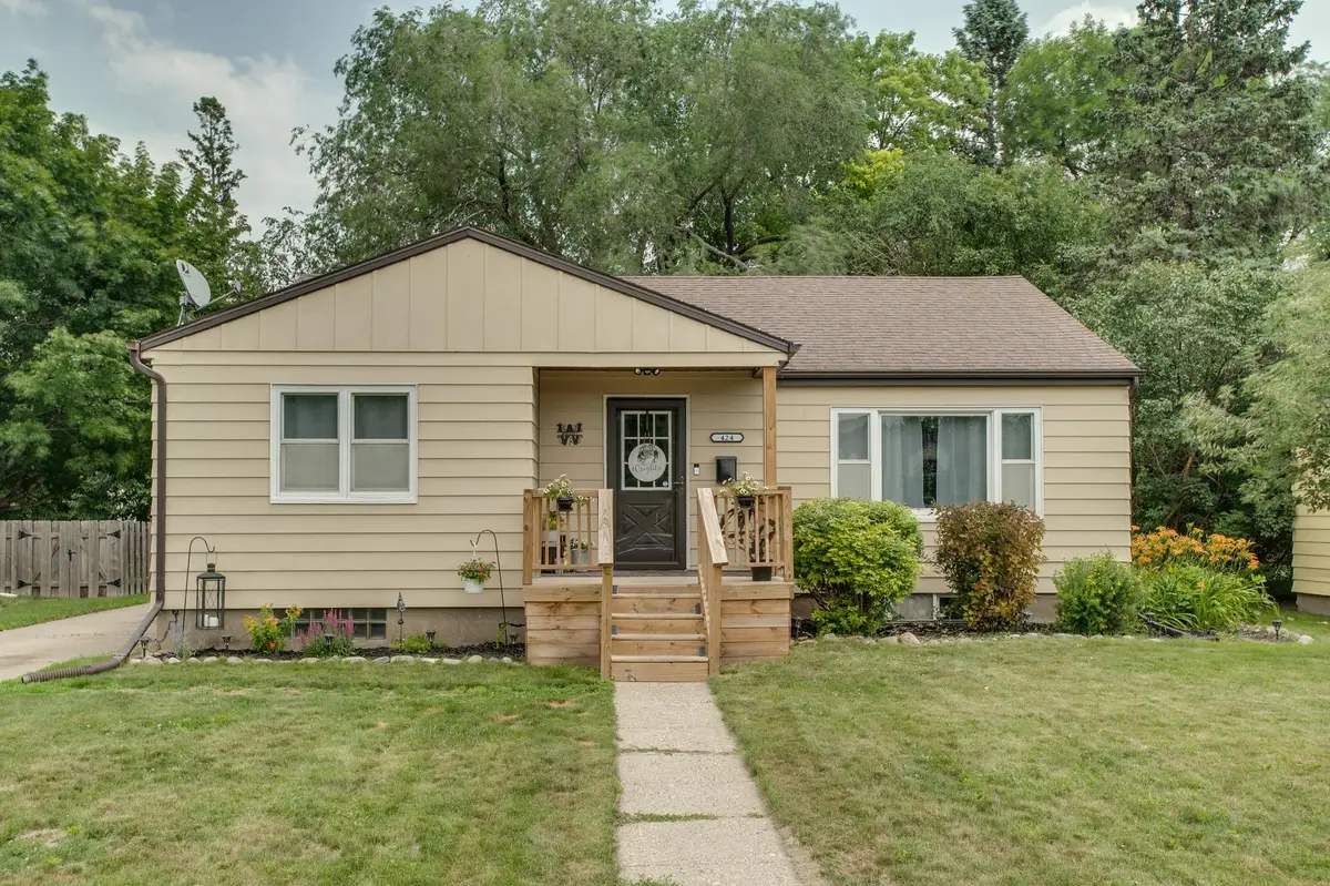 424 15th Street S, Moorhead, MN 56560 - #1
