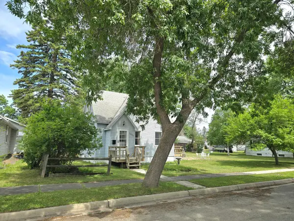 1020 8th Street, International Falls, MN 56649