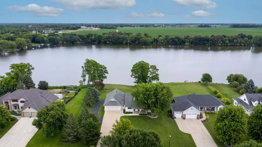 1085 W Shore Drive Sw, Hutchinson, MN 55350 - #2