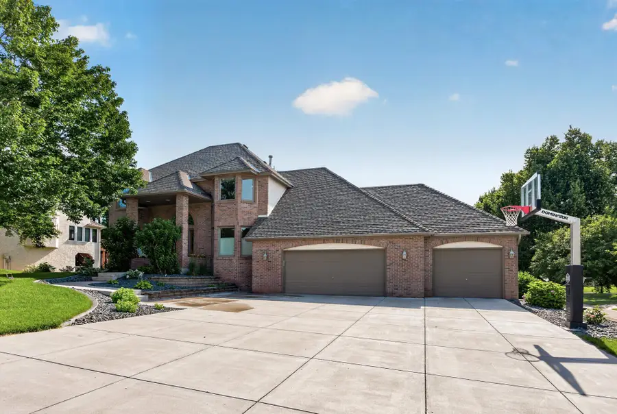 4283 Hillview Lane, Vadnais Heights, MN 55127 - #2