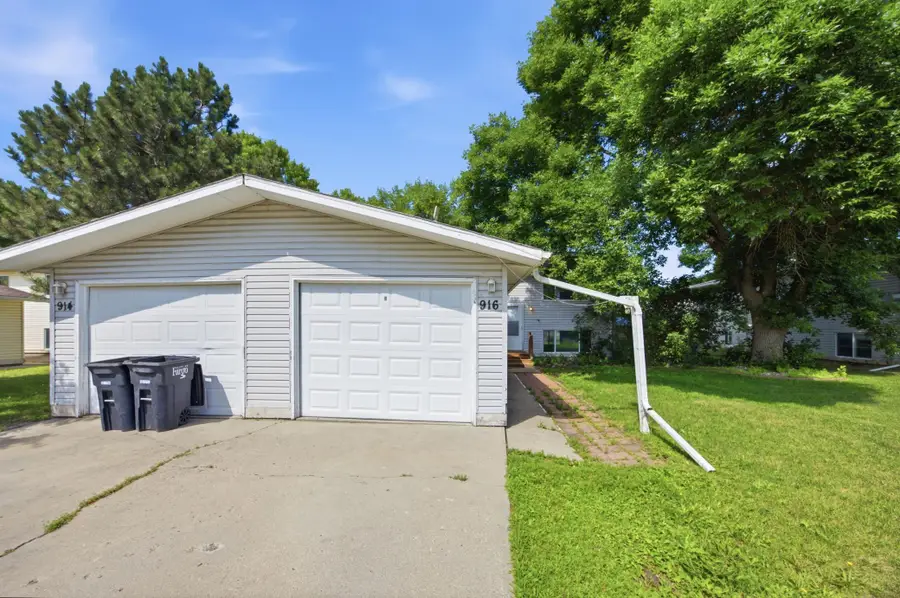 914-916 32nd Street N, Fargo, ND 58102 - #3