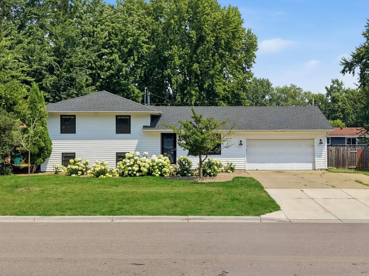 301 Walnut Lane, Apple Valley, MN 55124 - #1