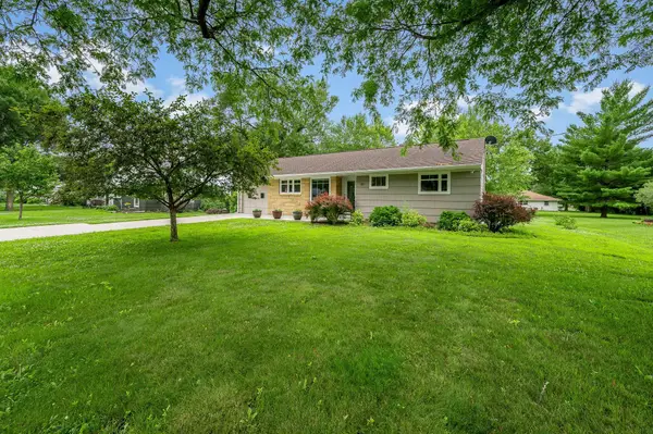 47 Skyline Drive, Mankato, MN 56001