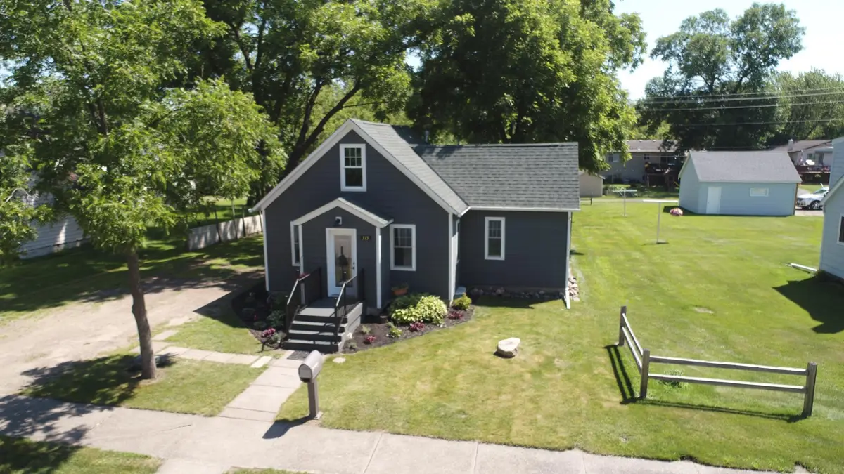 315 4th Avenue Se, Milaca, MN 56353 - #1