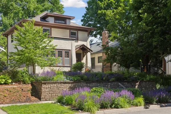 2221 Selby Avenue, Saint Paul, MN 55104