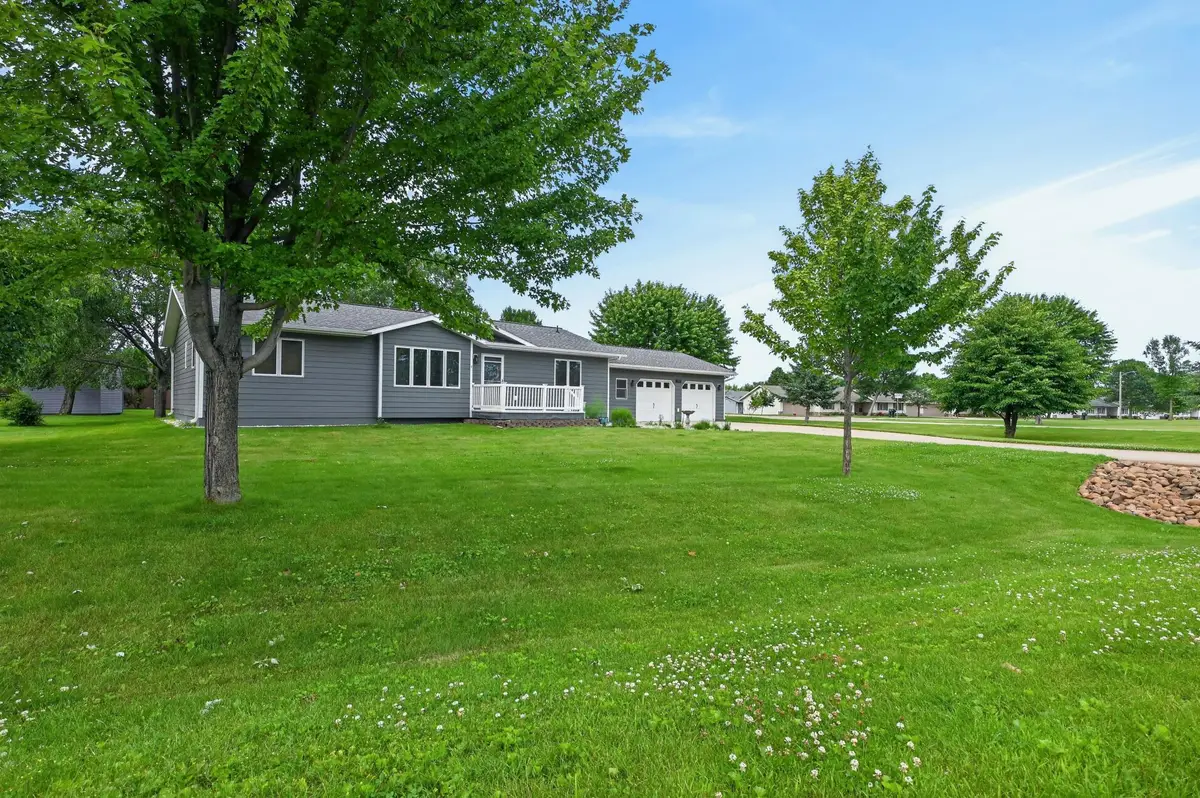 704 Lincoln Avenue Sw, Wadena, MN 56482 - #1