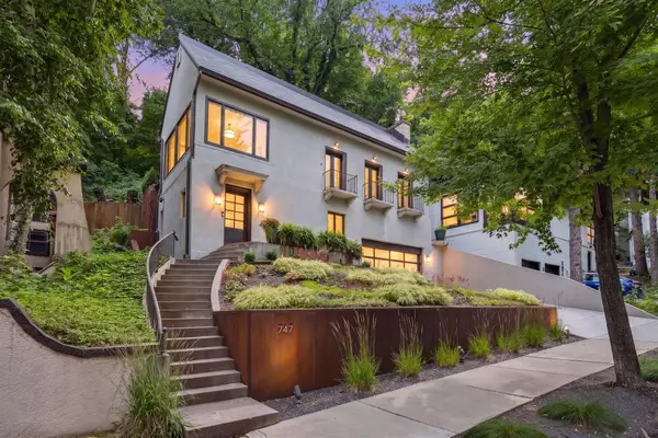 747 Kenwood Parkway, Minneapolis, MN 55403