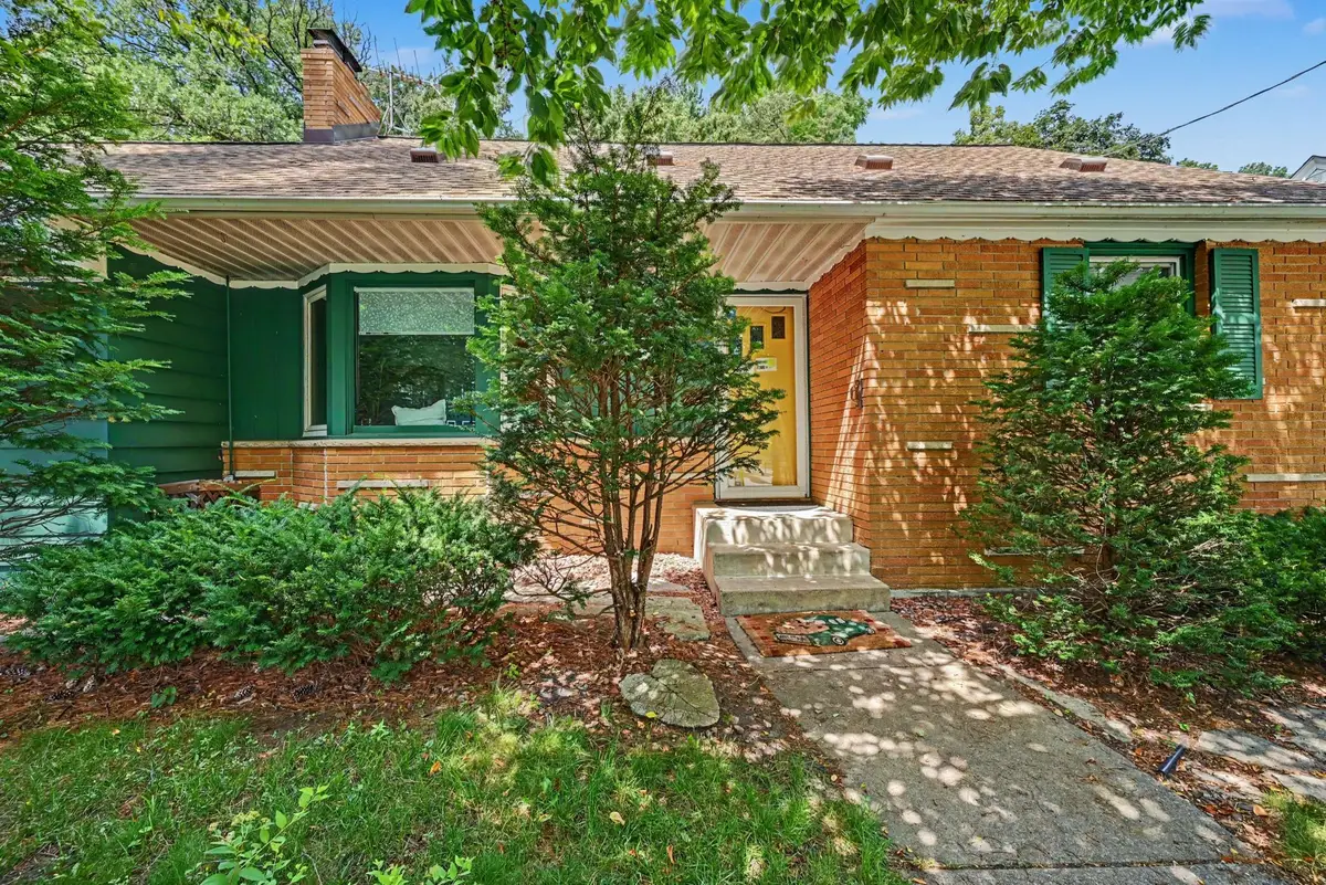 885 Old Lexington Avenue, Saint Paul, MN 55116 - #1