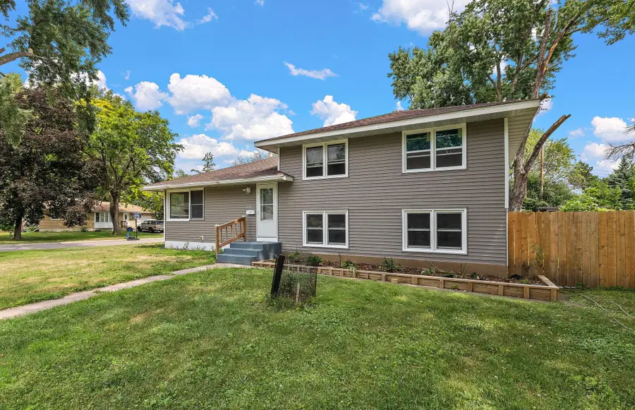 6924 Scott Avenue N, Brooklyn Center, MN 55429 - #3