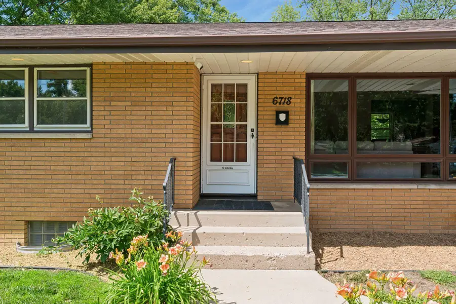 6718 36th Avenue N, Crystal, MN 55427 - #3