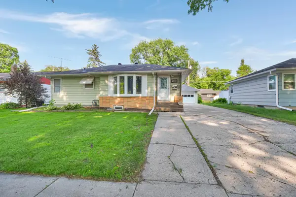 2113 7th Street N, Fargo, ND 58102