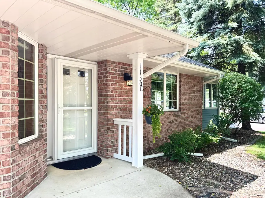 1130 Rose Place, Roseville, MN 55113 - #2