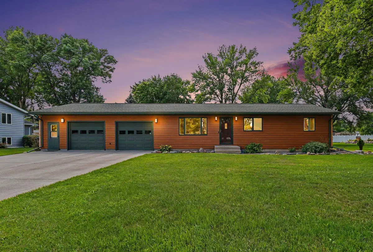 804 6th Avenue Se, Pipestone, MN 56164 - #1