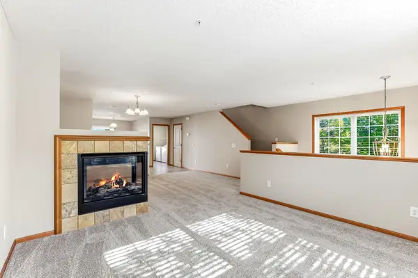880 Ledgestone Drive, Mahtomedi, MN 55115
