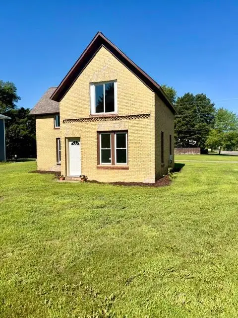 715 5th Street Ne, Little Falls, MN 56345
