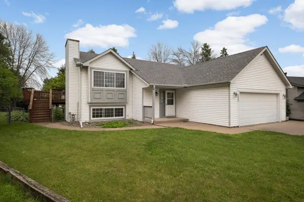 2432 Henslow Court N, Oakdale, MN 55128