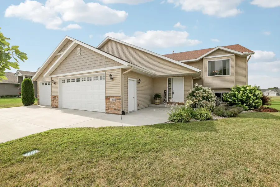 1108 Mulberry Avenue Ne, Montgomery, MN 56069 - #2