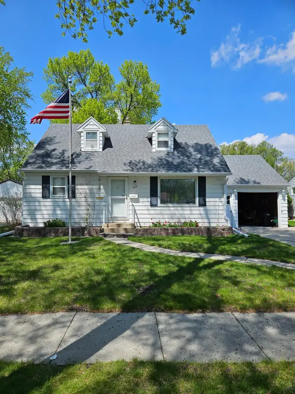 213 23rd Avenue N, Fargo, ND 58102