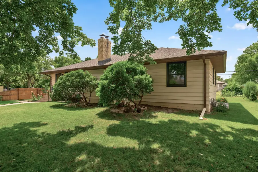 6801 Orchard Avenue N, Brooklyn Center, MN 55429 - #2