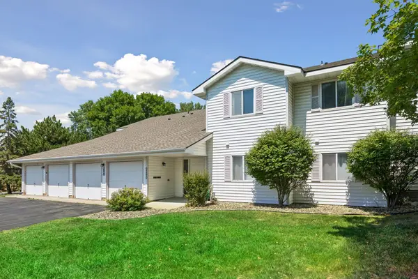 6260 Magda Drive #B, Maple Grove, MN 55369