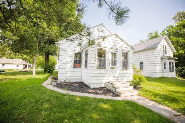 402 W 8th Street, Morris, MN 56267