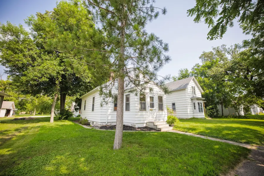 402 W 8th Street, Morris, MN 56267 - #3