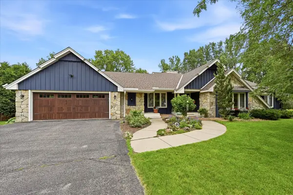 8913 S Minnehaha Circle, Saint Louis Park, MN 55426