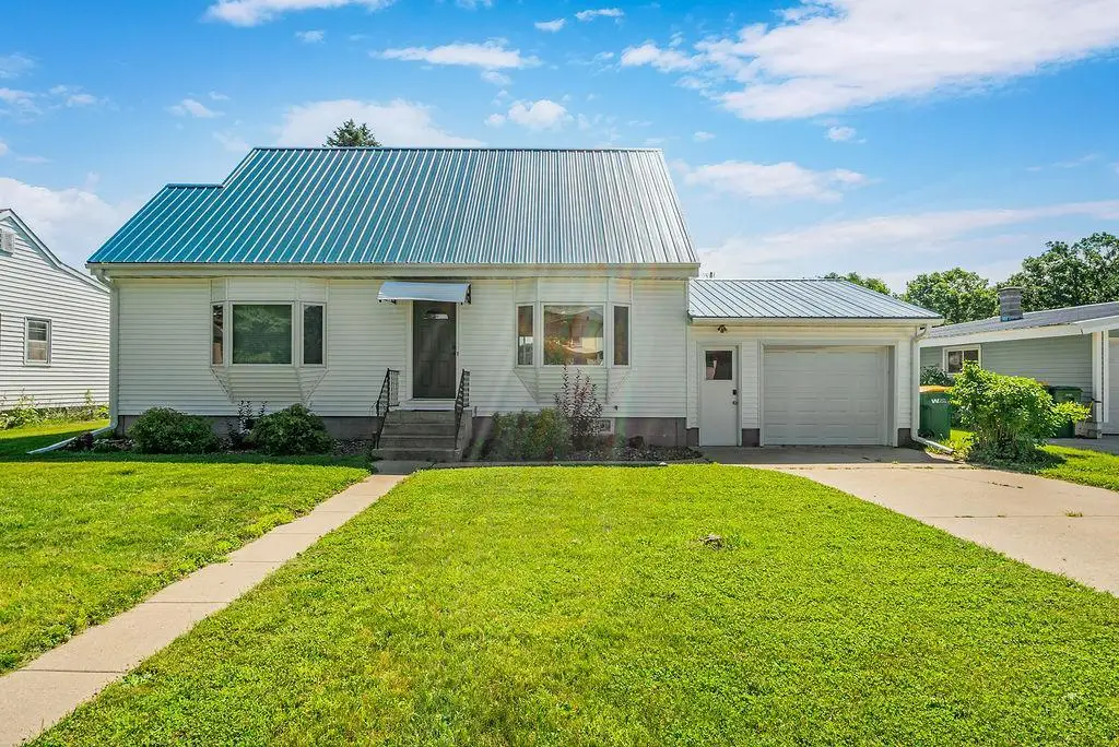 422 S Ellsworth Street, Houston, MN 55943 - #1