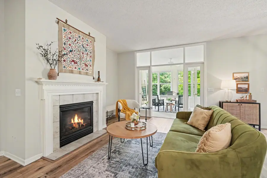 1615 Johnny Cake Ridge Lane #L, Eagan, MN 55122 - #3