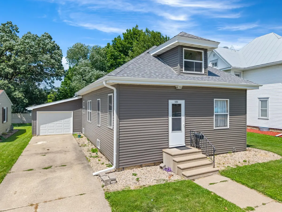 121 E Lincoln Street, Caledonia, MN 55921 - #1