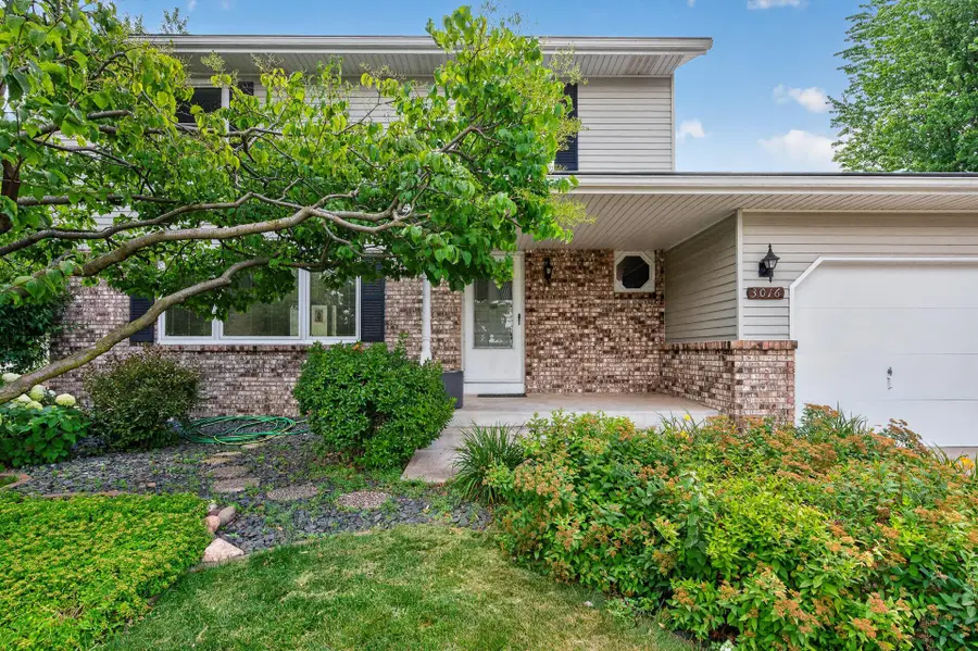 3016 Lakewood Drive N, Maplewood, MN 55109 - #3