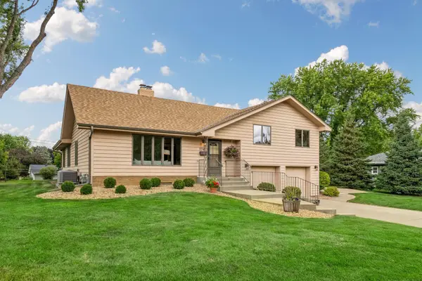 2345 Xylon Avenue N, Golden Valley, MN 55427