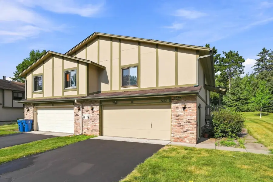 4233 Thornhill Lane, Vadnais Heights, MN 55127 - #3