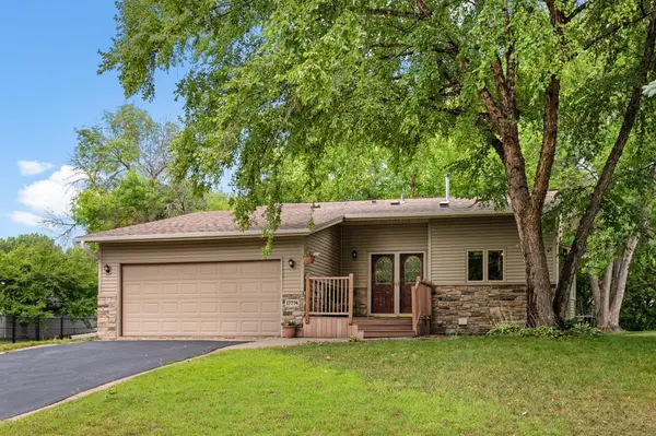 17774 Weaver Lake Drive, Maple Grove, MN 55311